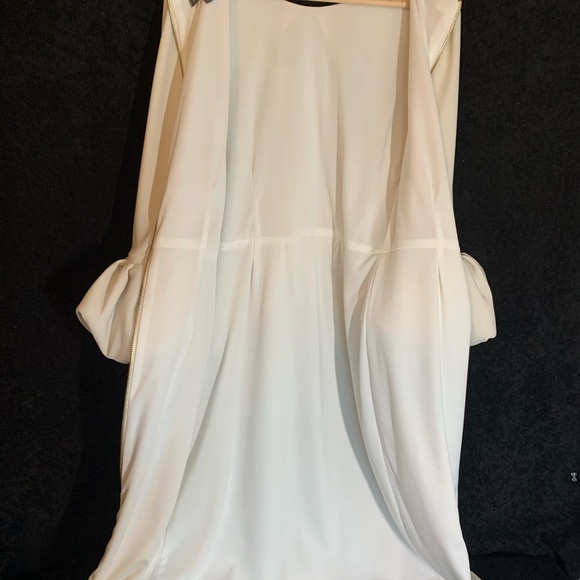 A Jackie-O kind of dress by Issue New York. - Picture 9 of 14